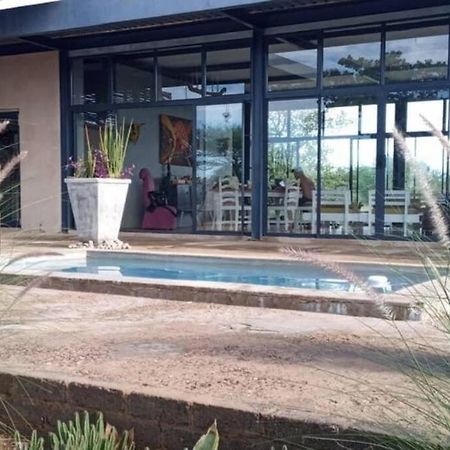 Hackberry House Black Thorn Cottage, Off Grid Khemsbok المظهر الخارجي الصورة