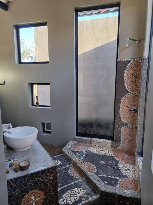 Hackberry House Black Thorn Cottage, Off Grid Khemsbok المظهر الخارجي الصورة
